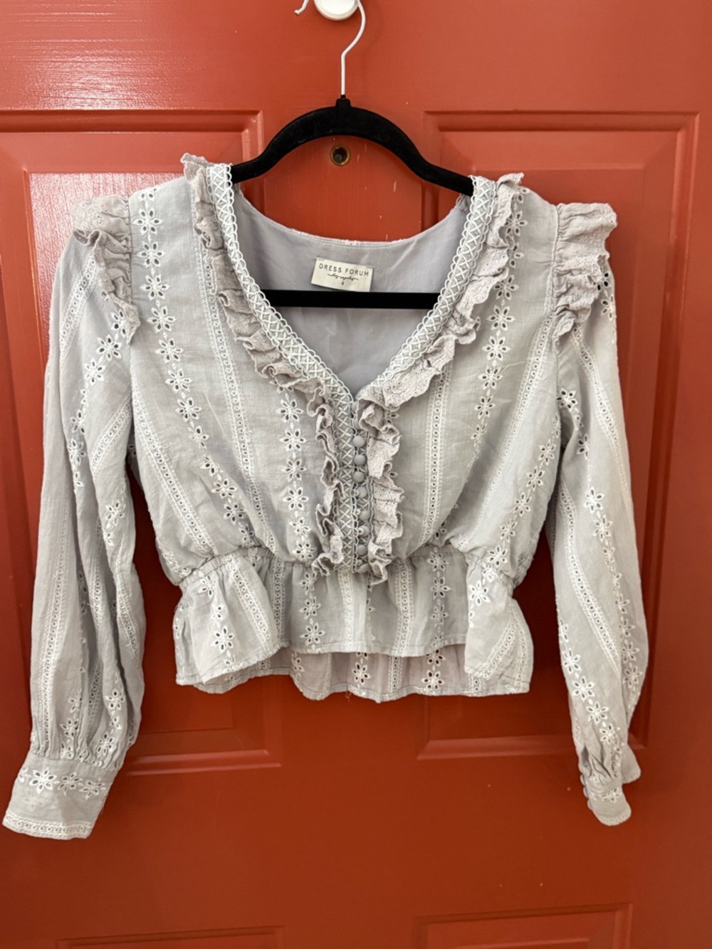 Dress Forum Women's Light Gray Eyelet Ruffle Peplum Blouse size small